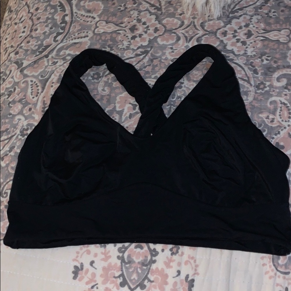 Black sports bra with strappy back!
